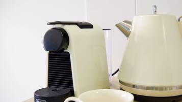 Kaffee und/oder Kaffeemaschine