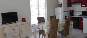 Cozy F2 Apartment with Balcony in Amélie-les-Bains Center, 4 Guests, Near Spa, Pet-Friendly