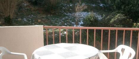 屋外ダイニングエリア