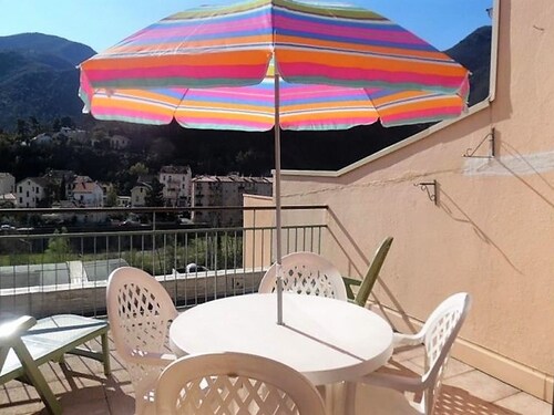 Cozy F2 Apartment with Terrace, Parking, WiFi, AC & Elevator - Near Center & Thermal Baths