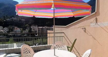 Cozy F2 Apartment with Terrace, Parking, WiFi, AC & Elevator - Near Center & Thermal Baths