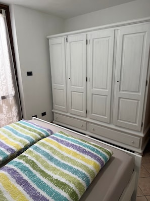 2 chambres, lit parapluie, Wi-Fi gratuit, draps fournis