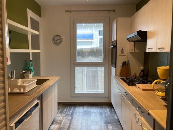 Micro-ondes, lave-vaisselle