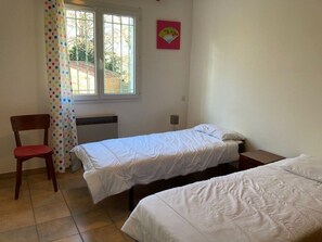 3 camere
