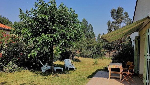 Outdoor dining - Spacious 3-BR House, Garden, Near Céret Center, Sleeps 6 (Céret)