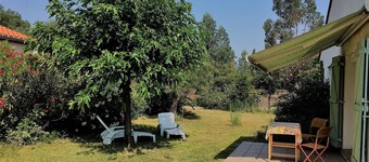 Maison lumineuse avec jardin, 3 ch., proche centre de Céret, jusqu'à 6 pers., animaux bienvenus