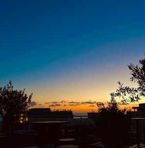 Terrace/patio - Olivia's Hill Resort (Rrashbull)