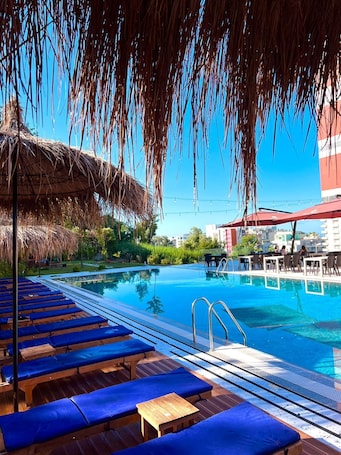 Exterior. Olivia's Hill Resort