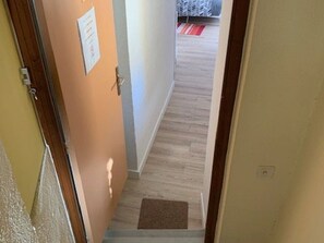 Interior - Cozy downtown studio with Wi-Fi, pets allowed (Amélie-les-Bains-Palalda)