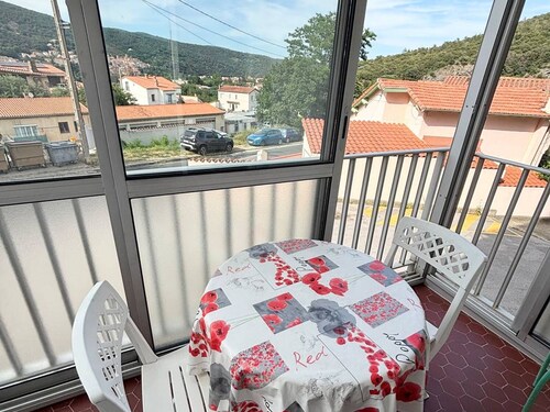 Charmant F2 avec Loggia et Parking à 800m des Cures - 4 couchages - Amélie-les-Bains