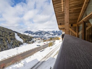 Property grounds - High-end apartment in Courchevel 1650 with garage, balcony, and WiFi (Courchevel 1650)