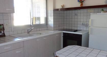 Appartement F3 avec garage et loggia, 4 couchages, proche Thermes et centre-ville, Amélie-les-Bains