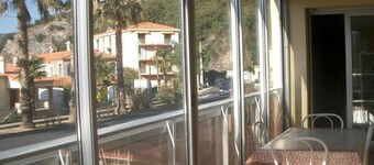 Cozy 2-Bedroom Apartment, Parking, 600m from Thermes, Amélie-les-Bains