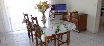 Appartement F3 avec garage et loggia, 4 couchages, proche Thermes et centre-ville, Amélie-les-Bains
