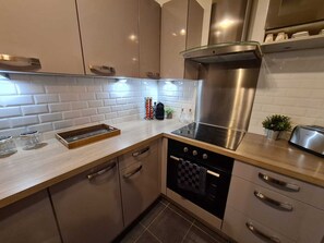 Microwave, oven