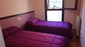 2 bedrooms, bed sheets