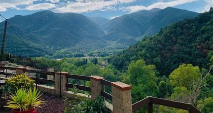 Nature Retreat: Cozy 1BR Apartment with Parking, Pet-Friendly, Wi-Fi, and Modern Amenities