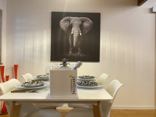 Air-conditioned cottage by the sea