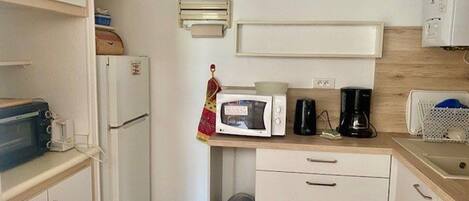 Microwave, oven, toaster, blender