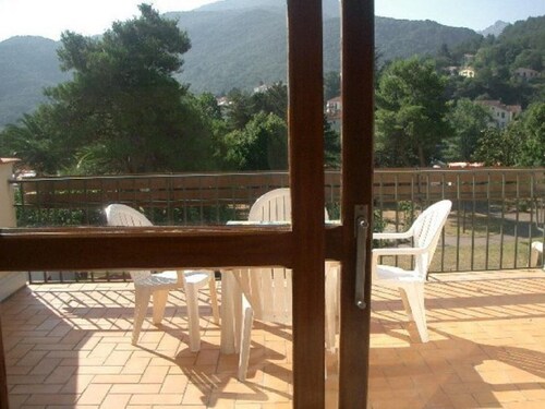 Cozy Studio F1 with Terrace, Parking, and WiFi - Sleeps 2, South Facing, Near Town and Spa