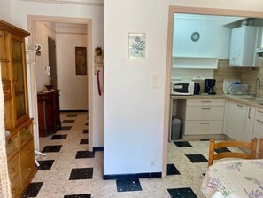 Microwave, oven, toaster, blender