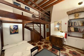 1 bedroom, iron/ironing board, internet, bed sheets