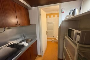 Fridge, microwave, stovetop, toaster