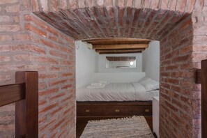 1 bedroom, iron/ironing board, internet, bed sheets