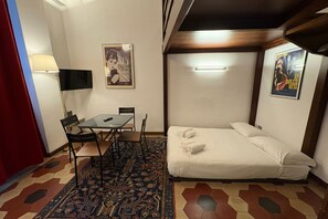 1 bedroom, iron/ironing board, Internet, bed sheets