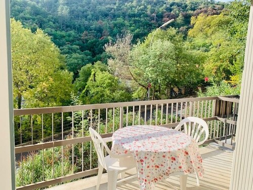 Cozy Studio with Balcony, Parking, and WiFi near Thermal Baths in Amélie-les-Bains