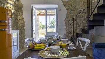 Suite monolocale Deluxe | Area soggiorno | TV a schermo piatto