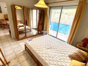 2 Schlafzimmer, Bügeleisen/Bügelbrett