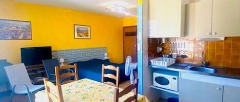 Iron/ironing board, free WiFi