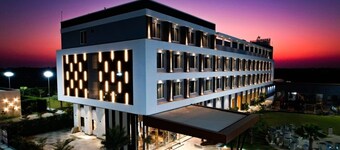 Krishna Hotel And Resort