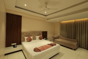 华丽双人房, 1 间卧室 | 客房内保险箱、特色家居、办公桌、笔记本电脑工作区