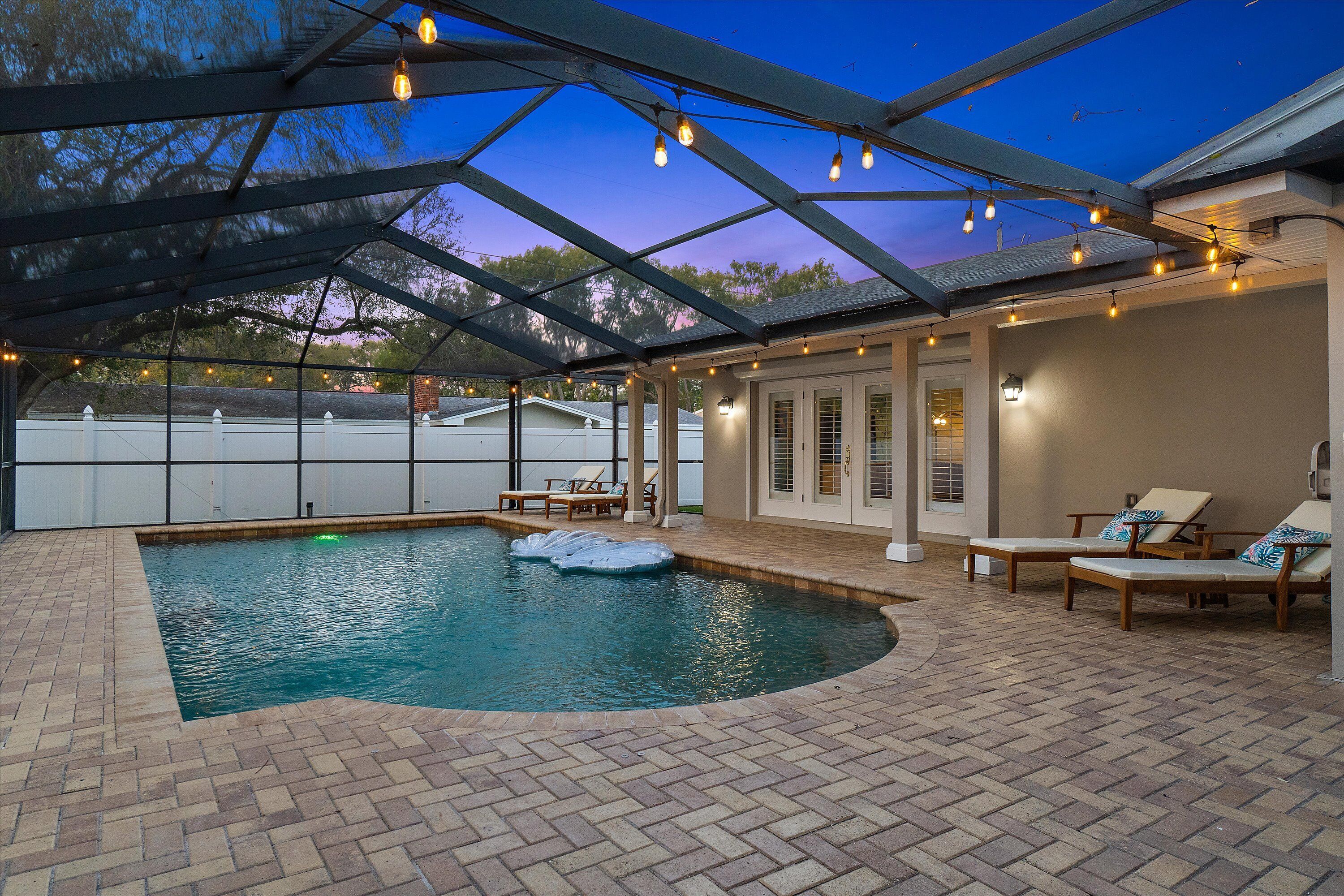 Piscina all'aperto, una piscina riscaldata