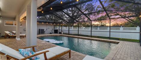 حمّام سباحة خارجي، حمّام سباحة مُدفَّأ