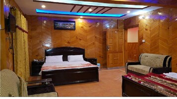 Tabla de planchar con plancha, wifi gratis y ropa de cama 