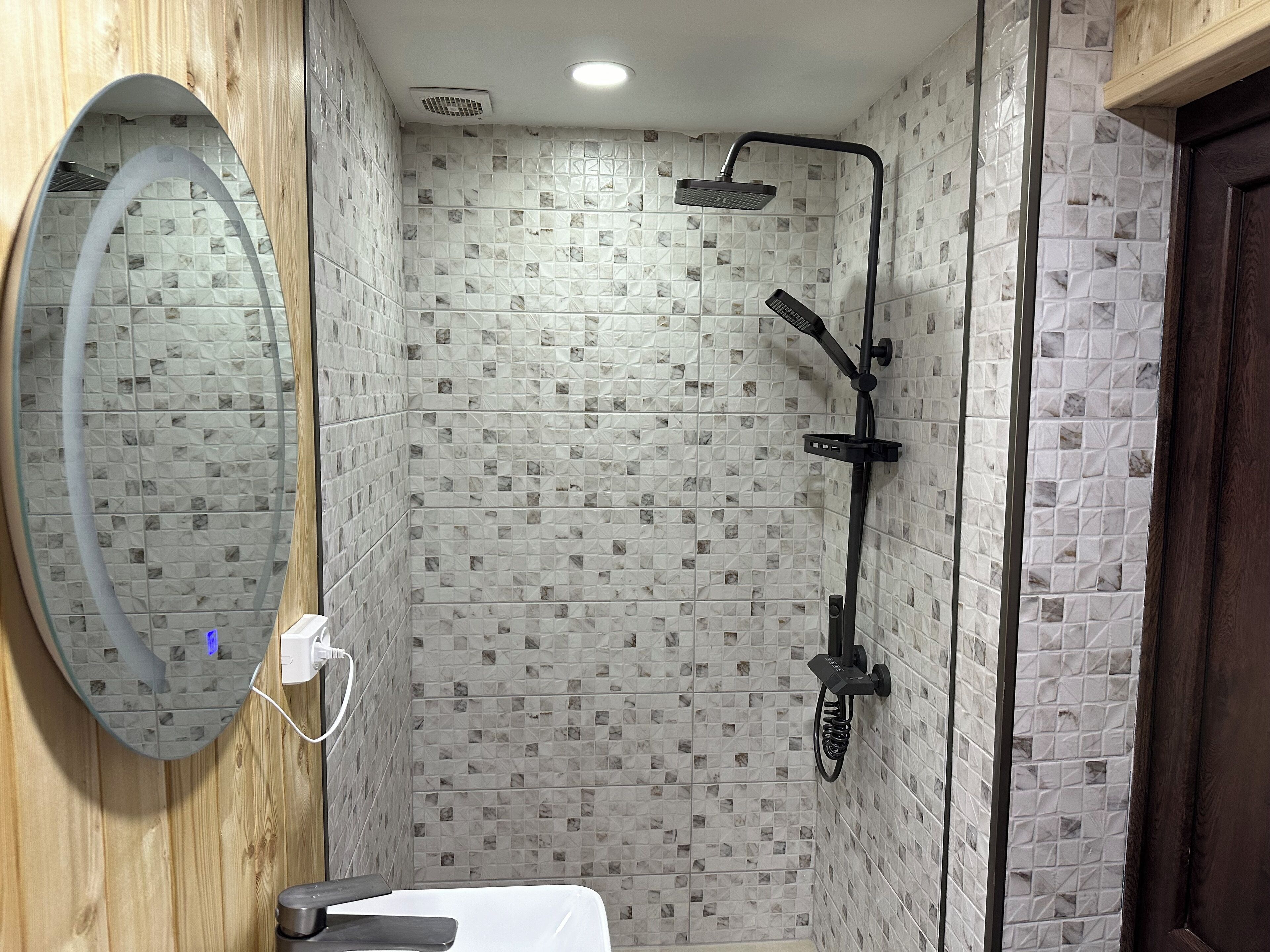 Comfort Tree House | Bathroom