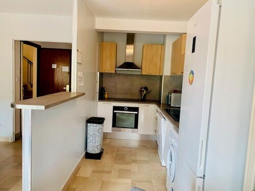 Appartement F3 avec terrasse et parking à 400m du centre d'Amélie-les-Bains