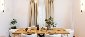 ★ Private Hot Tub ★ King Size Beds ★ Garden ★ Cinema ★