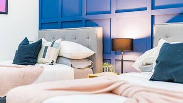 5 bedrooms, desk, iron/ironing board, travel crib