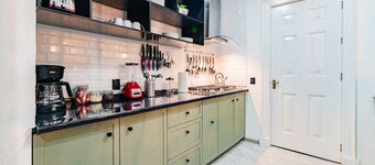 Beaux-Arts house in Condesa with rooftop