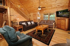 Fernseher, Kamin, Tischfußball