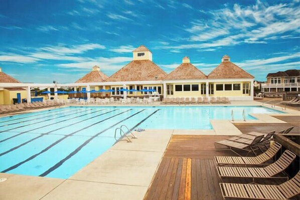 Pool - Ebb Tide 3 Bedroom at Cambridge Cove with Private Hot Tub! (Kill Devil Hills)