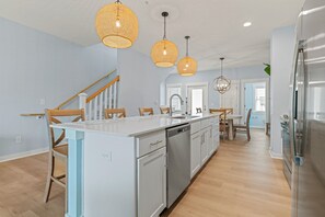 Fridge, microwave, oven, stovetop - Ebb Tide 3 Bedroom at Cambridge Cove with Private Hot Tub! (Kill Devil Hills)