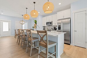 Fridge, microwave, oven, stovetop - Ebb Tide 3 Bedroom at Cambridge Cove with Private Hot Tub! (Kill Devil Hills)