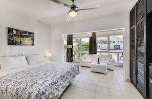 6 bedrooms, in-room safe, WiFi, bed sheets