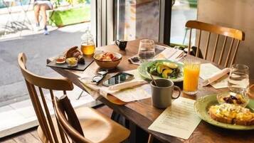 Daily full breakfast (EUR 15 per person)