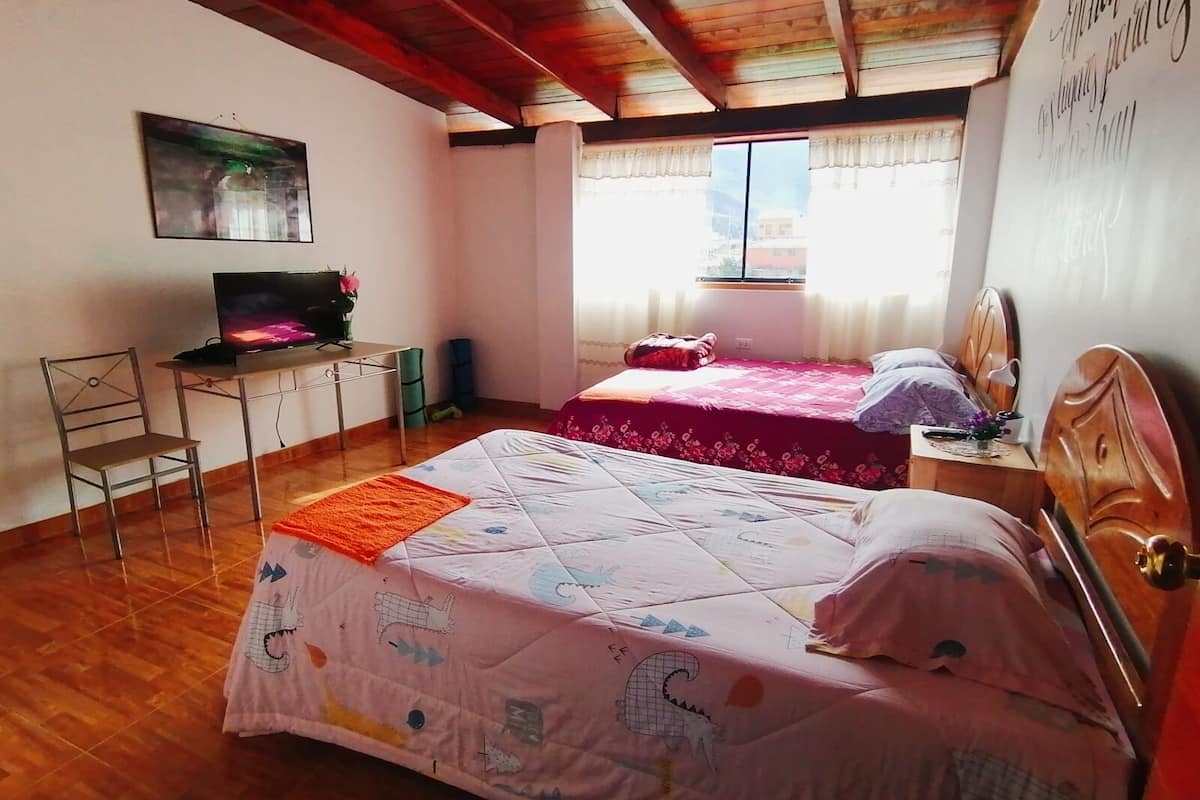 Maison familiale | 3 chambres, fer et planche à repasser, accès au Wi-Fi (inclus)